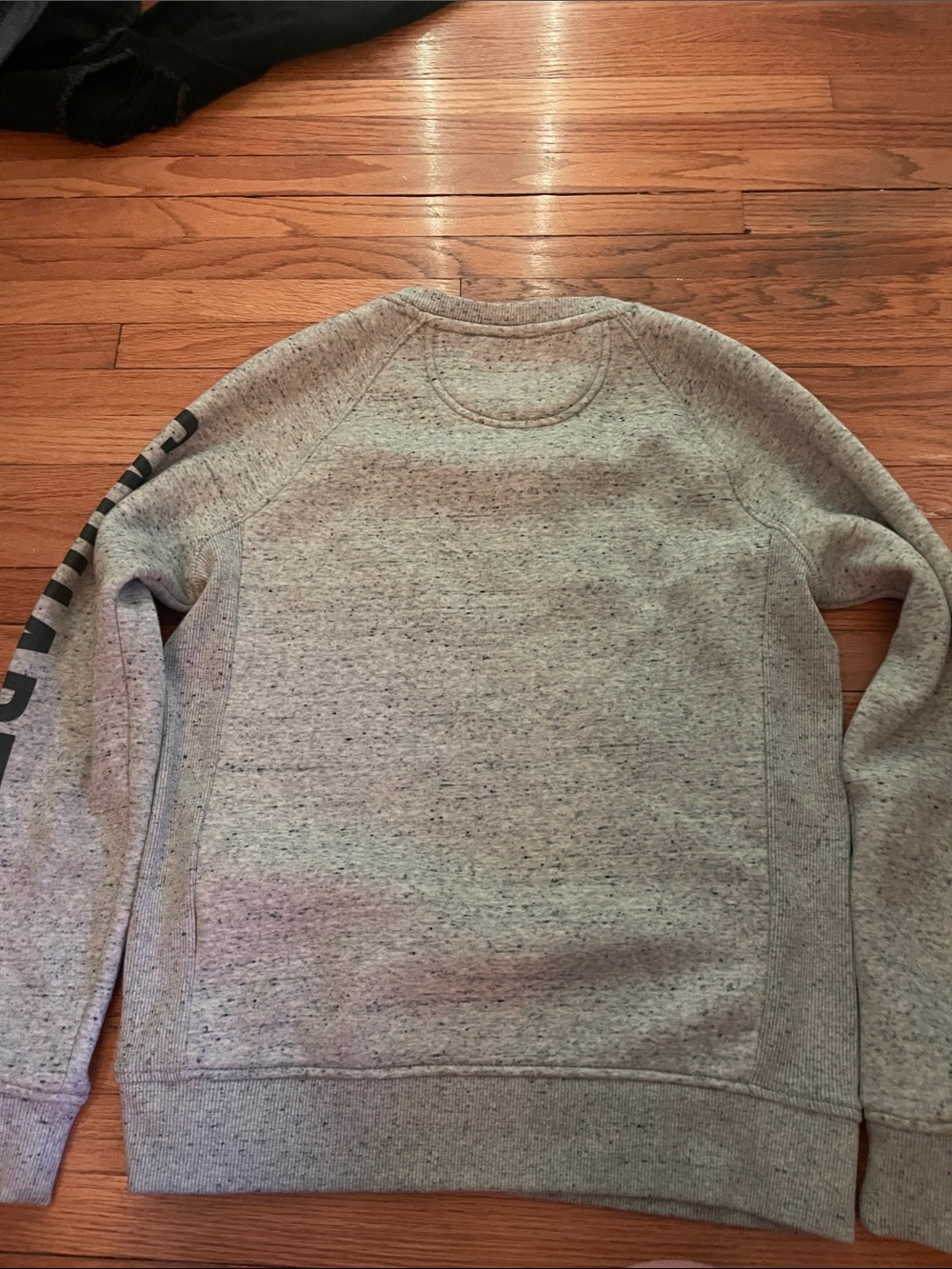 Carhartt Men’s Light Heather Gray Crewneck Sweatshirt with Sleeve Logo - Picture 3 of 4